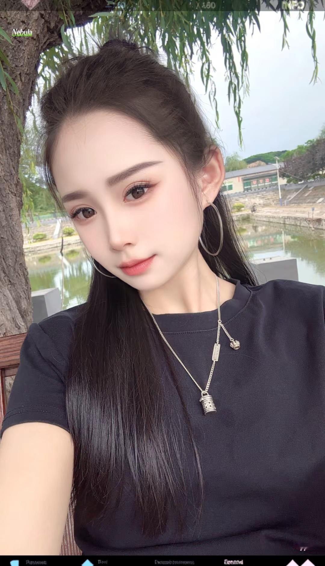 很喜欢巴扎黑说的一段话：爱到最后全凭良心 爱只在爱的时候做数 海阔凭鱼跃 天高任