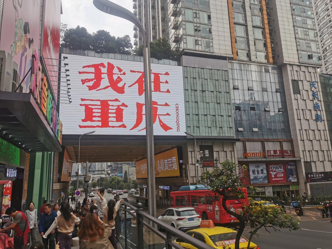 我之前就说过，任何一个买房返贫或者买房亏损的人都不值得可怜，因为他们不是什么所谓