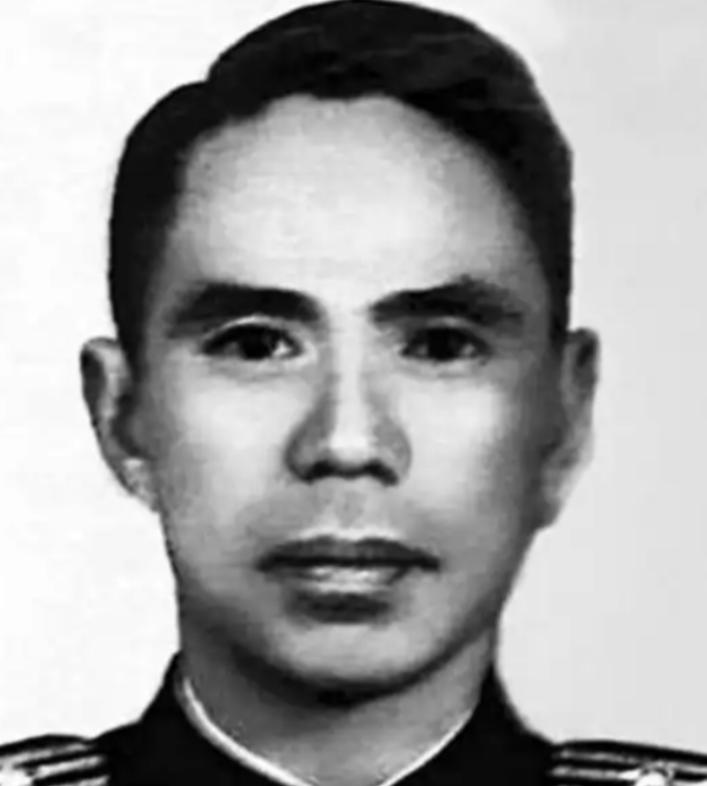 1992年，侨居美国多年的军统"杀人魔王"毛森，在晚年生命垂危之时向儿子做出最后