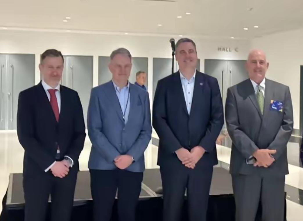 近期外媒曝出一则颇具讽刺意味的新闻，美国国会下属美中经济与安全审查委员会，时隔七