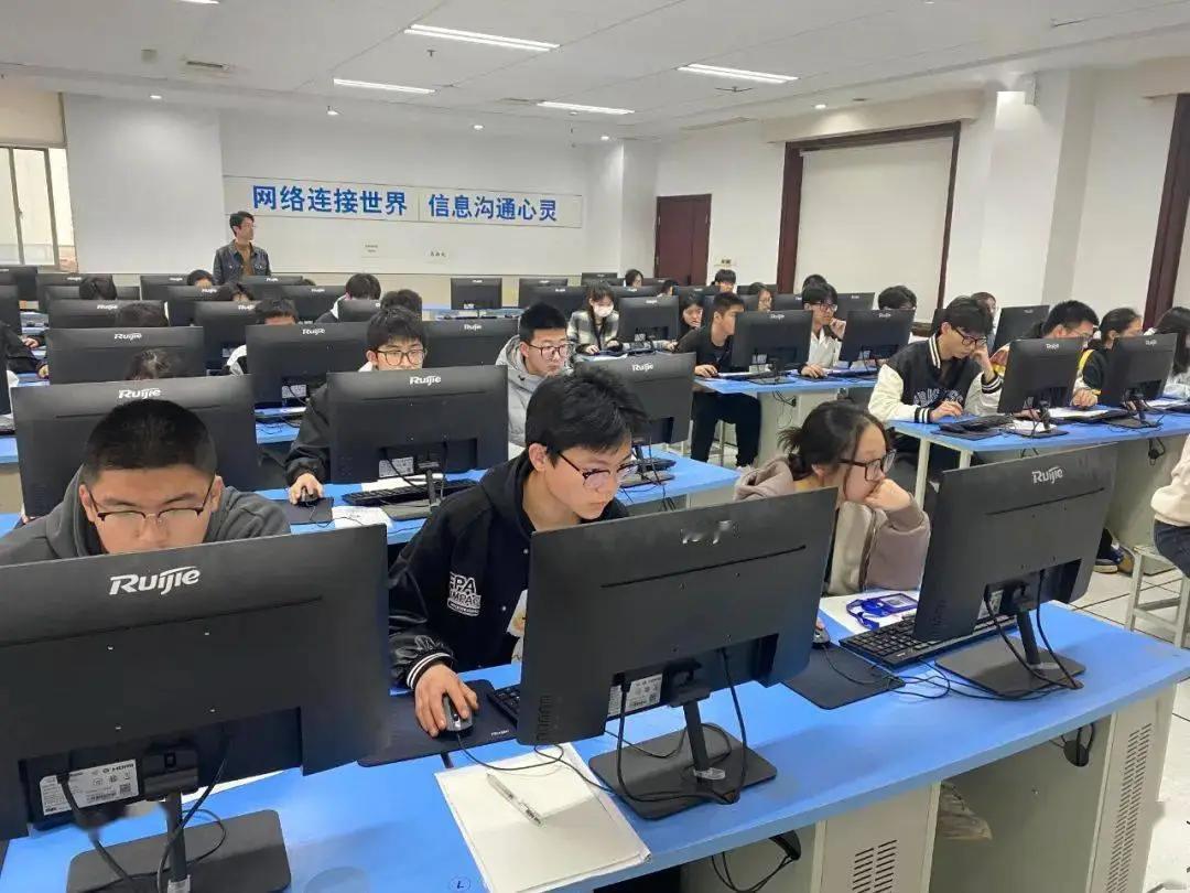 明天就是全国计算机等级考试的日子了。计算机等级考试证书有用吗？
有人说计算机等级