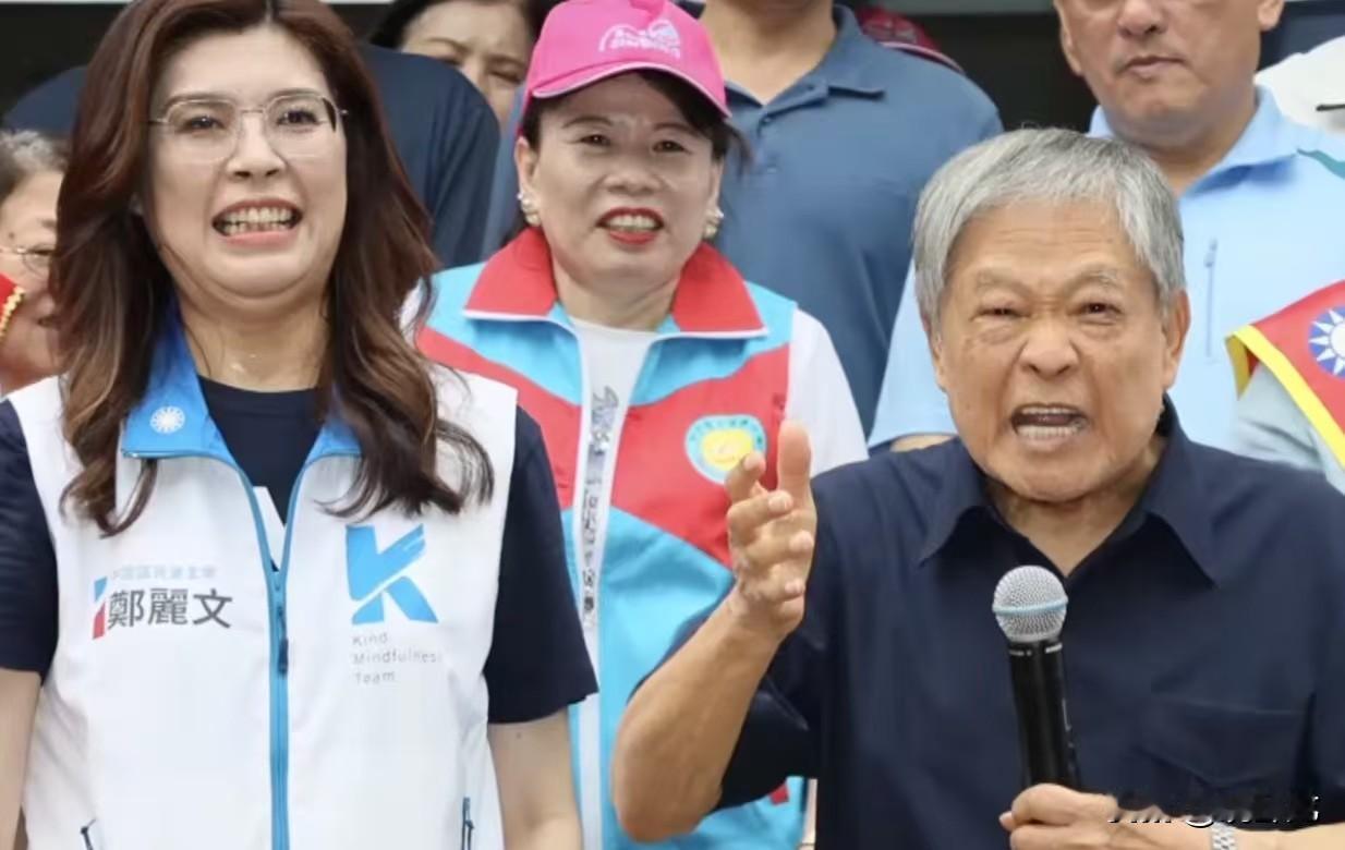 前新竹县长范振宗当着郑丽文的面直接批“战略错误，你喊破喉咙也没有票！如果选不赢，