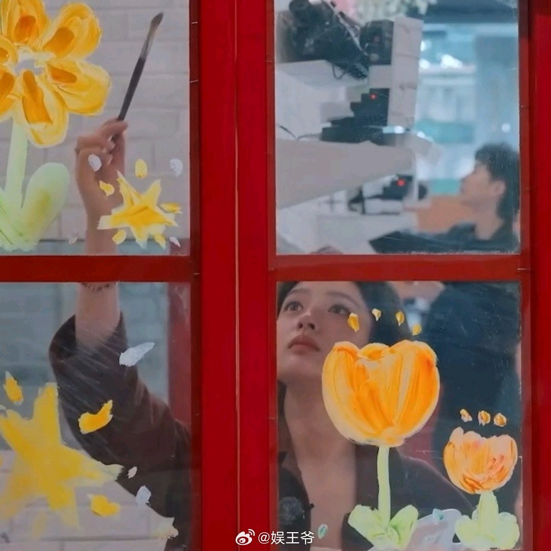 被徐若晗创作成品惊艳到徐若晗把桃花坞拉高一个档次 徐若晗艺术生的含金量还在上升 