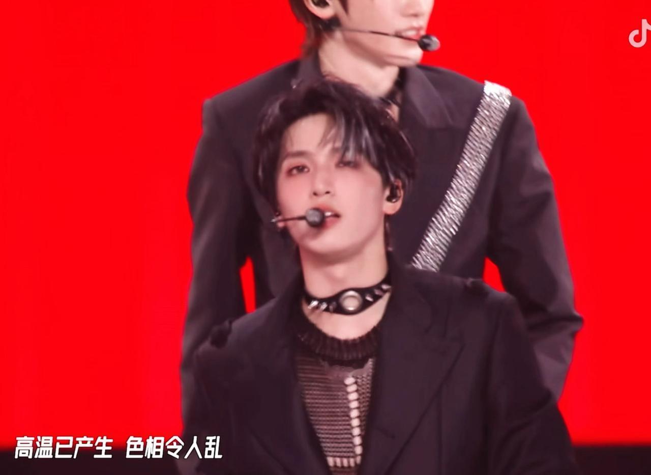 高温已产生色相令人乱。。😵‍💫❤️‍🔥 ​​​