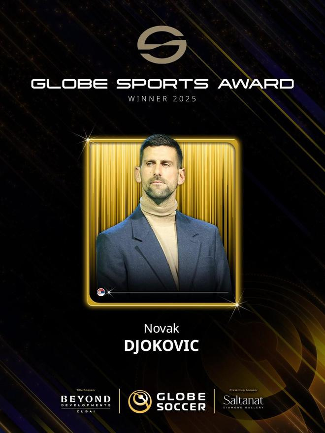 c罗为德约颁奖 2025年环球足球奖颁奖典礼，特别颁发了环球体育奖这一奖项，德约