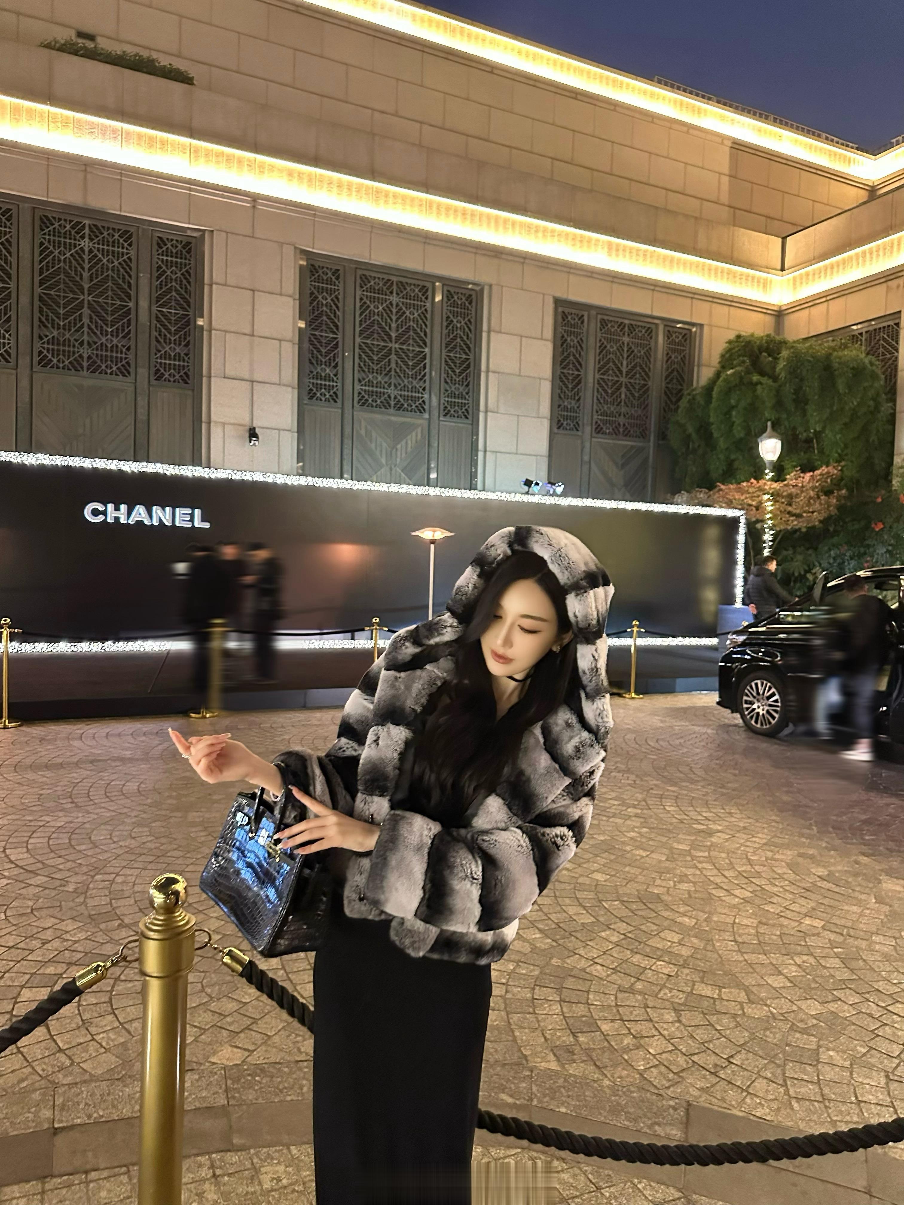 爱惨的一件 _ 🖤 ​​​