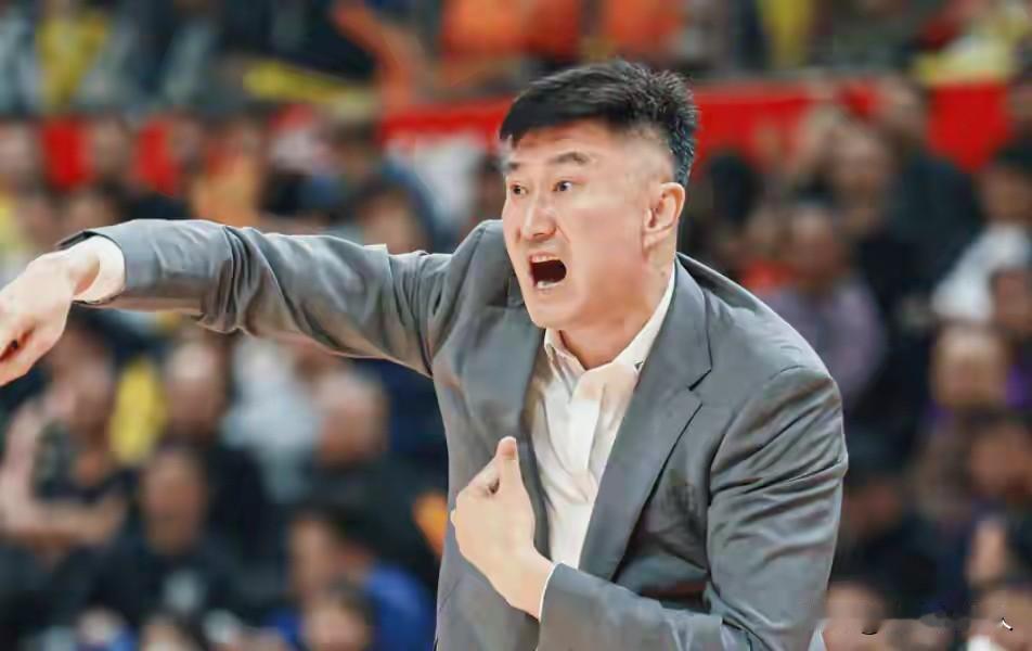离开杜锋，都是NBA级別
这位广东球迷，真敢说，还是真敢吹，他的意思可能是，广东