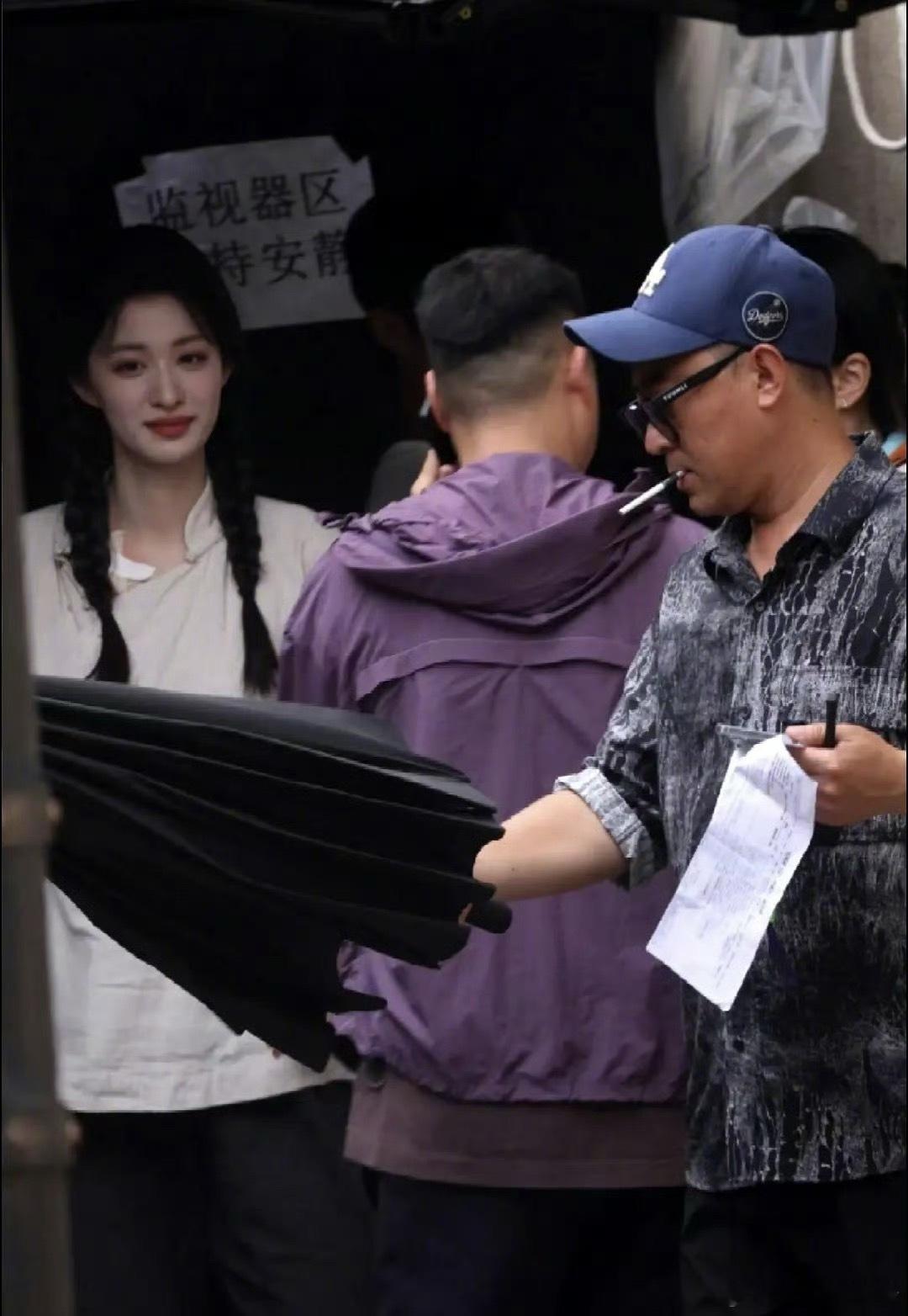 王楚然麻花辫造型路透，扛住了吗 ​​​