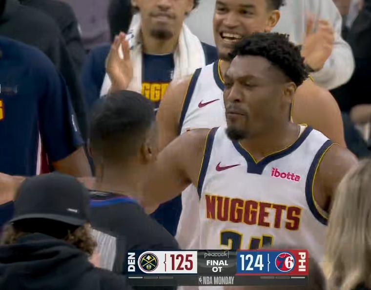 三阵掘金加时赛赢了全阵容的76人。马克西、恩比德、乔治，VJ这些人对位的是皮克特