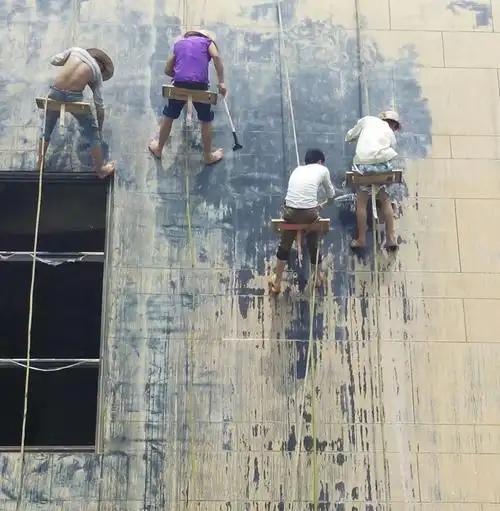 五点式安全带使用要点
 
1. 使用前检查安全带整体外观，无破损、开线、老化、霉