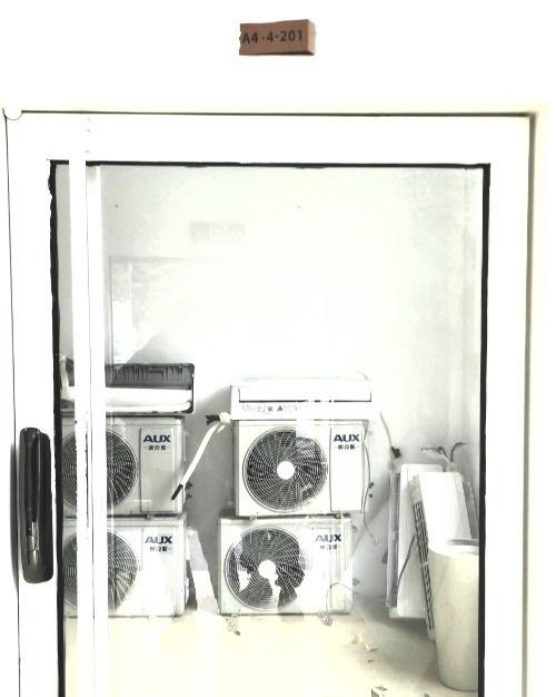 在李春林合作伙伴吴晓臻提供的一份名为浙江艺路向东文化产业有限公司的简介中显示，公