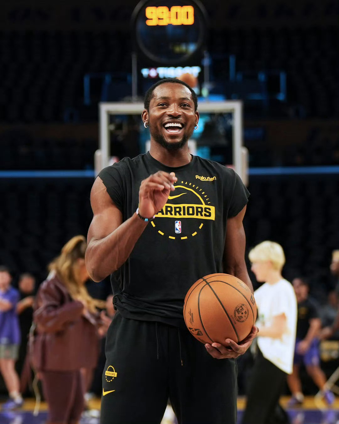 科尔谈库明加最近的交易流言：“我能想象这对他来说并不容易，我们已经讨论过这种情况