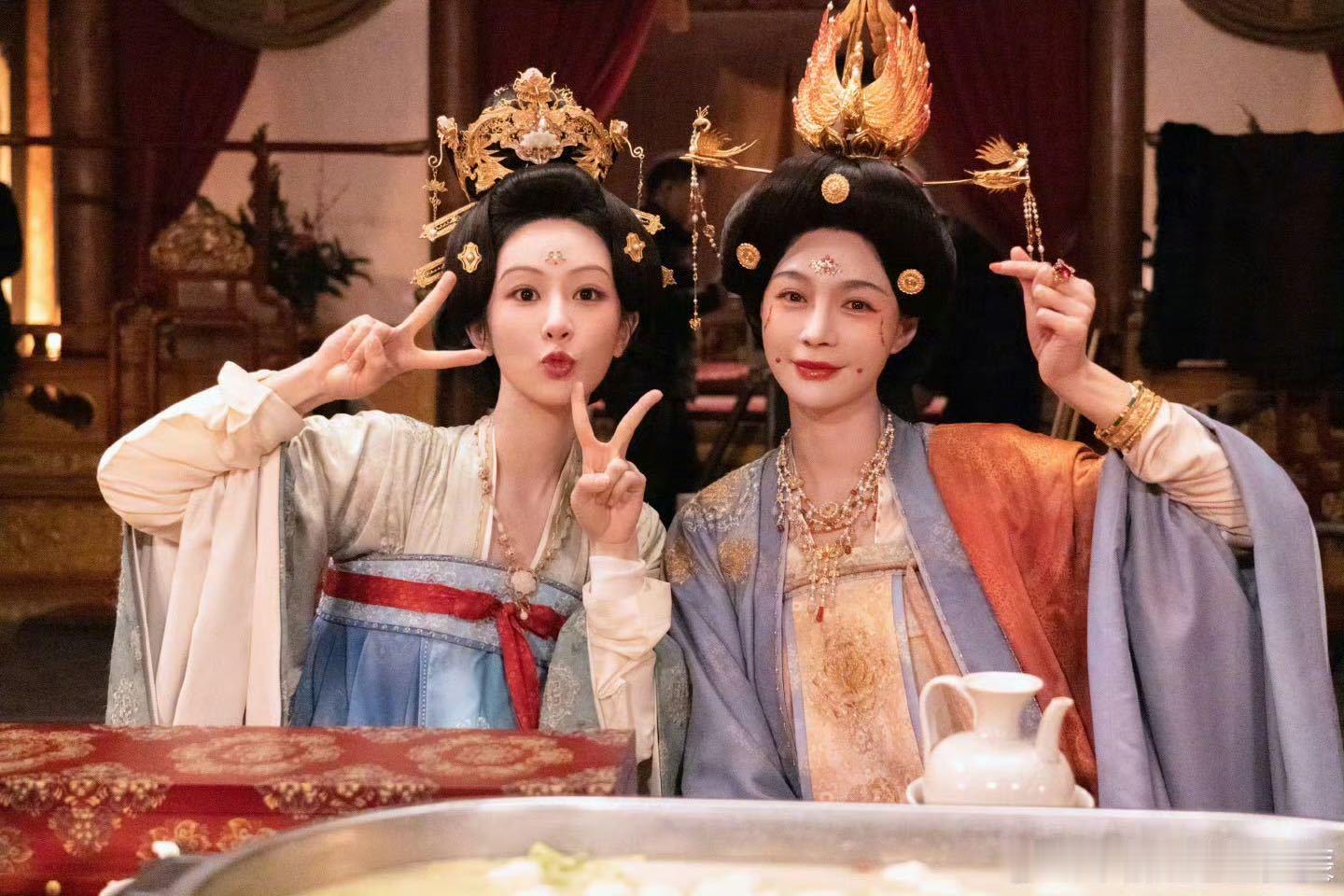 杨紫沈梦辰一不小心成了6年的好朋友 杨紫和沈梦辰成为6年的好朋友并不意外，两人在