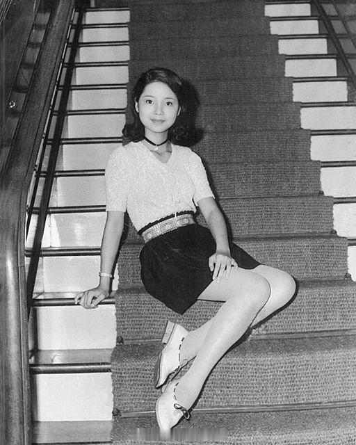 林煌坤非常小说—— 《邓丽君的海燕歌剧院处女秀》1971年3月1日，当时正好年满