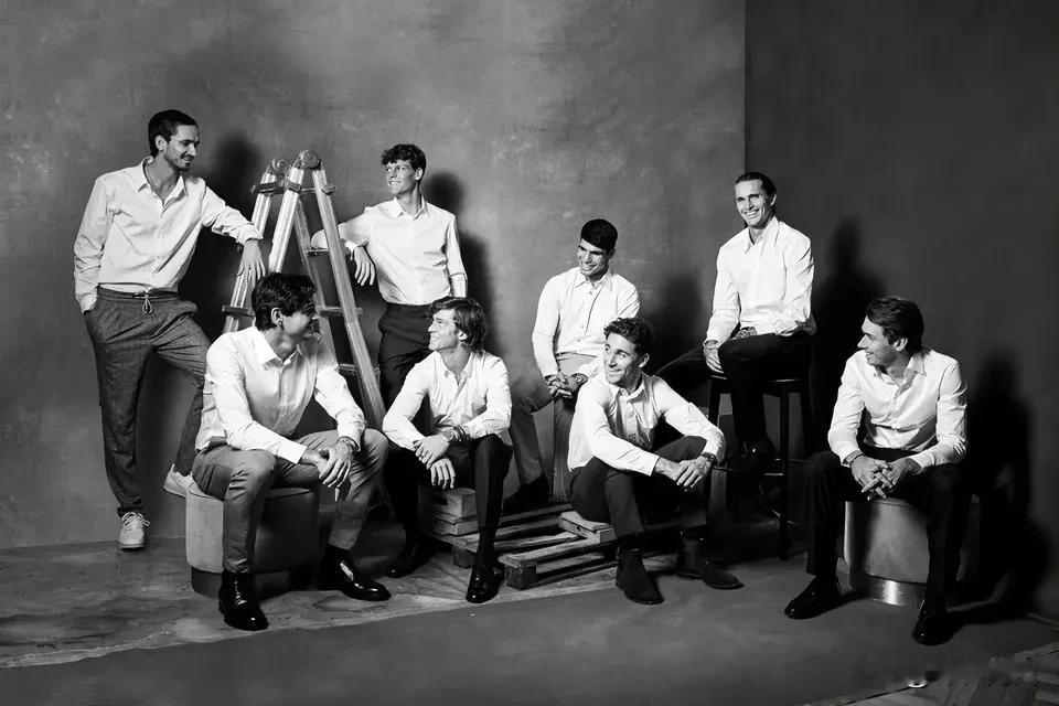 VOGUE拍的#ATP年终总决赛# 单打8强合照，极简风并复古风。
拍出来的效果