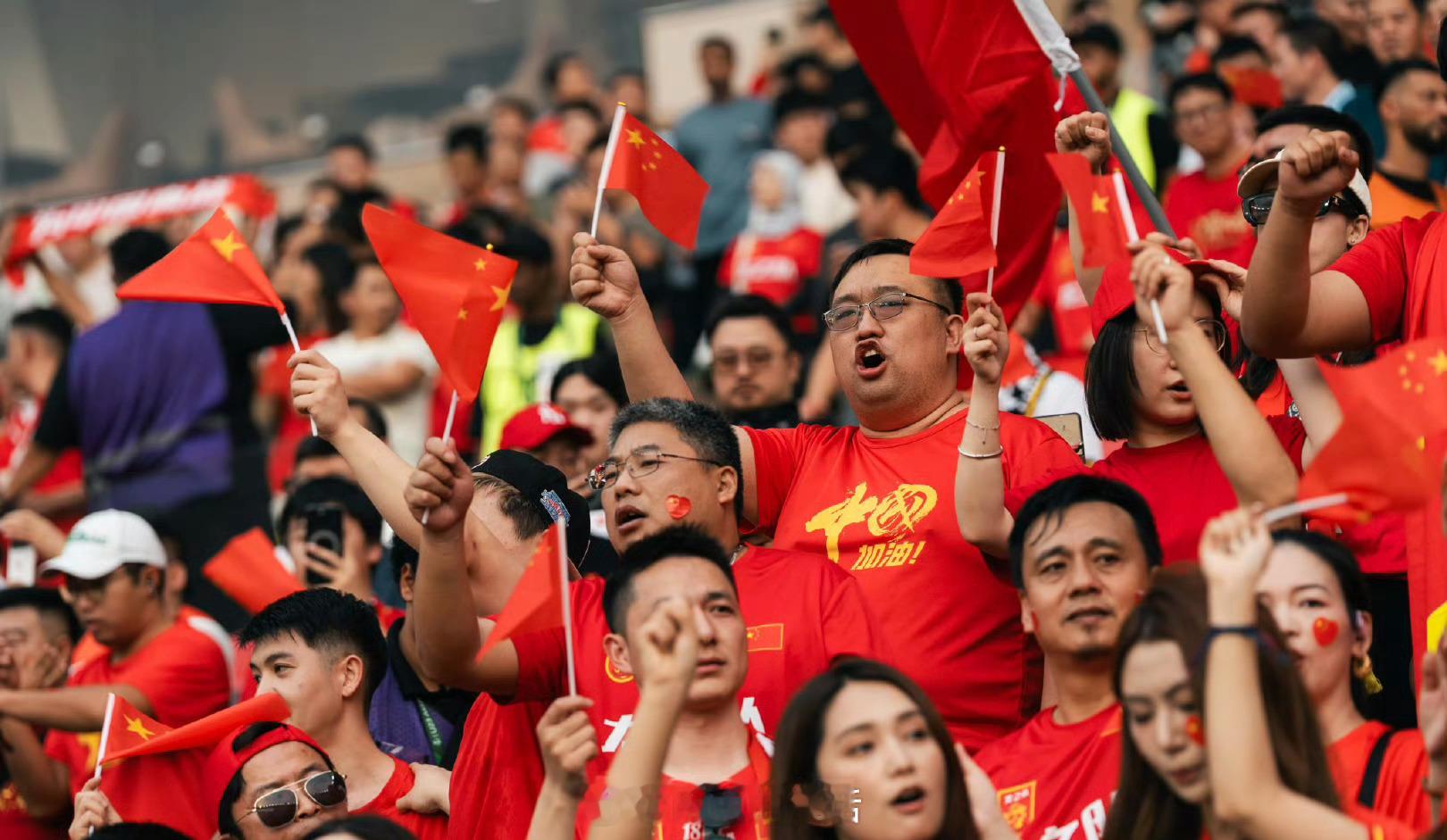 马宁祝贺U23国足亚军马宁一句“继续加油，未来可期”，是中国足球圈内最暖心的同行