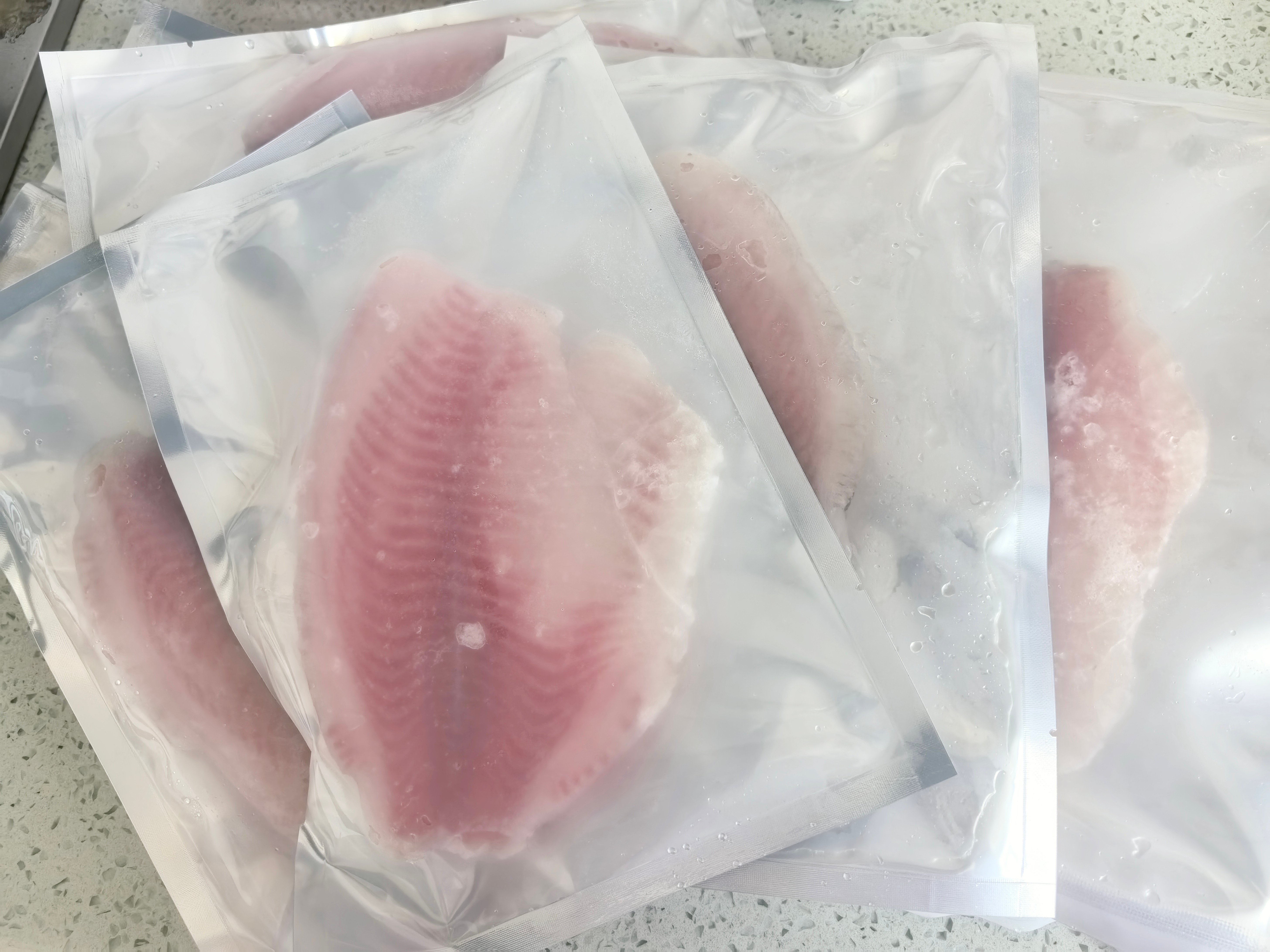 超级适合减肥期吃呀，还是婆婆好又给买了鲷鱼换着花样做着吃，上次没成功今晚在整一次
