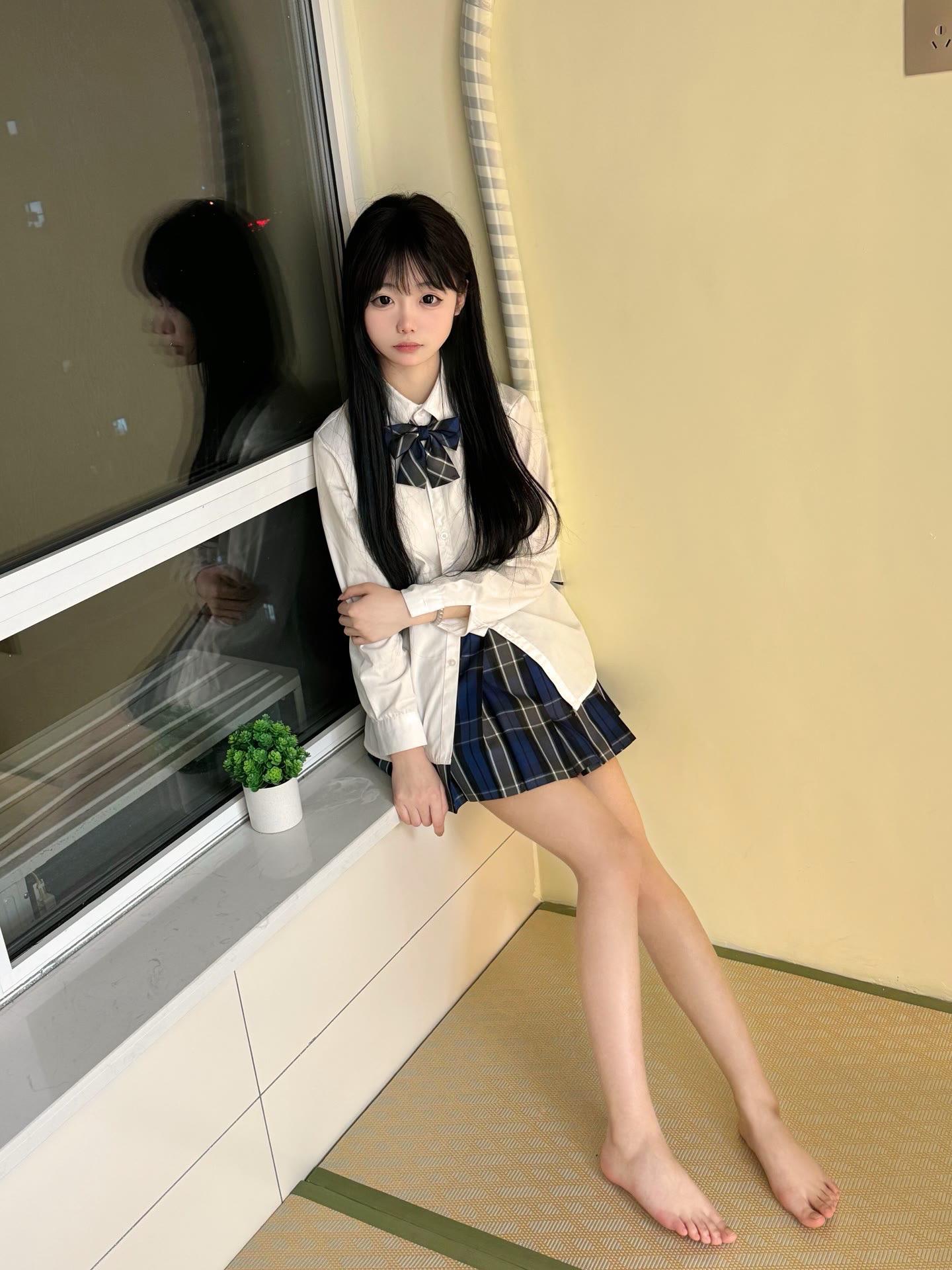 她的情绪像天气一样多变 她好可爱 我想让她开心快乐