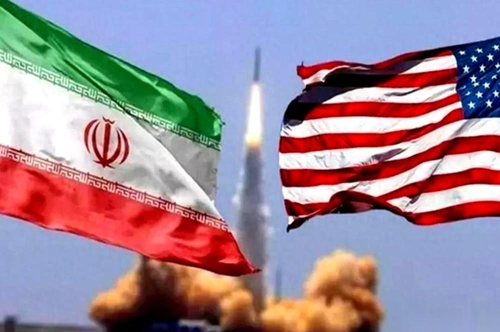 刚签下的停火协议，连一天都没撑过去，伊朗的拉万炼油厂就冒起了冲天黑烟。
所有人的