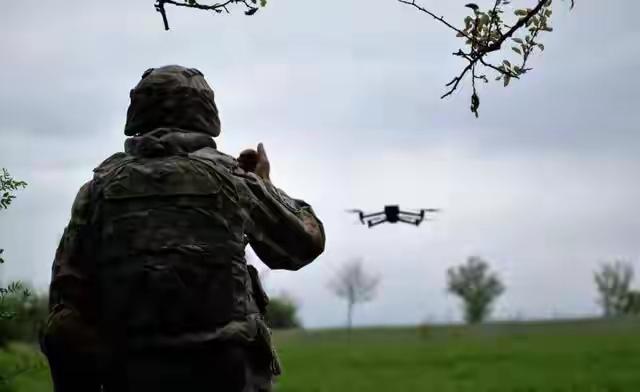 无人机作战平台是未来战争趋势么? 无人机作战平台很可能是未来战争趋势。就拿俄乌战