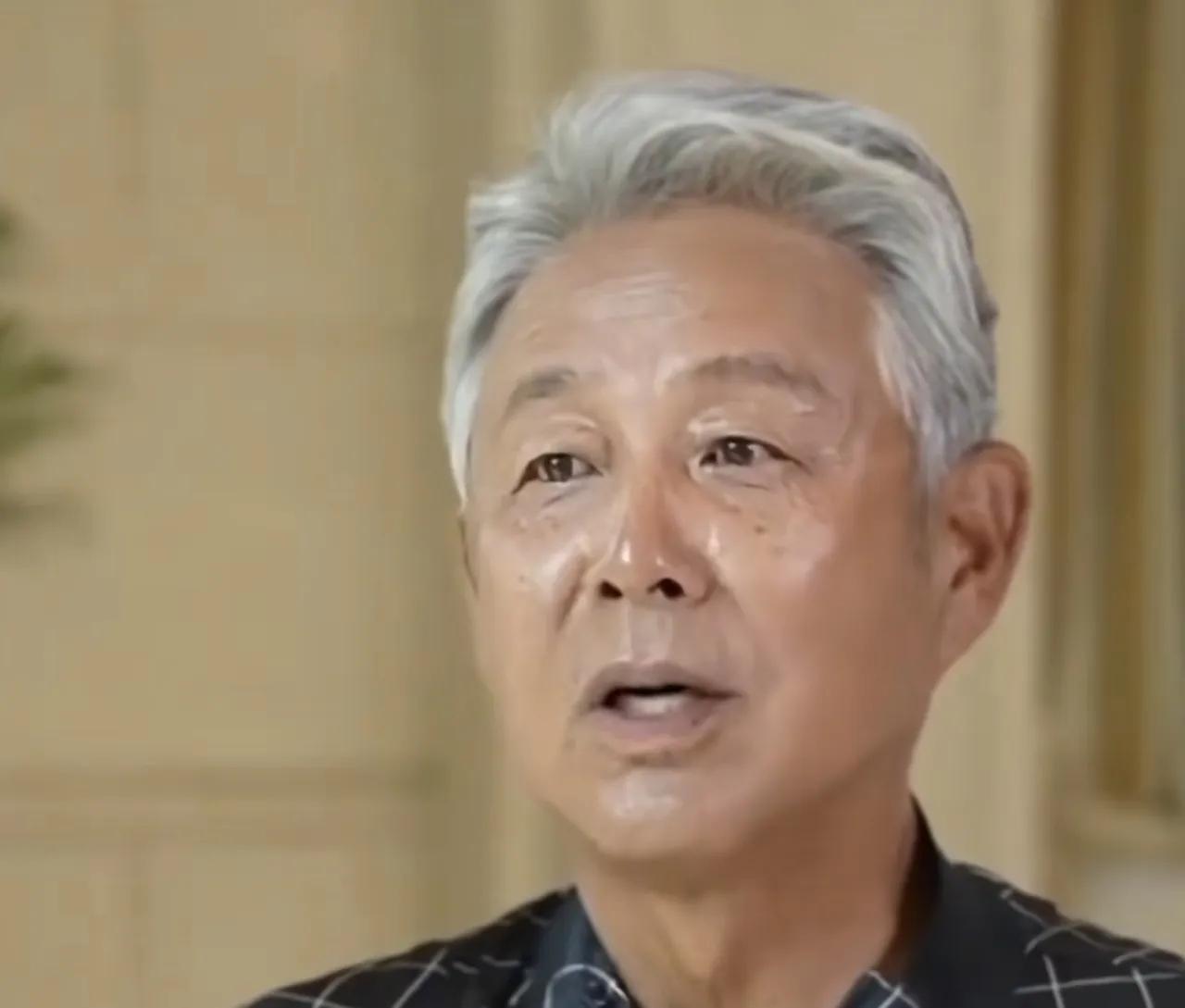 时光放过他吧！

陈道明近照流出，曾经英俊潇洒玉树临风的道明叔也是帅哥迟暮了，让