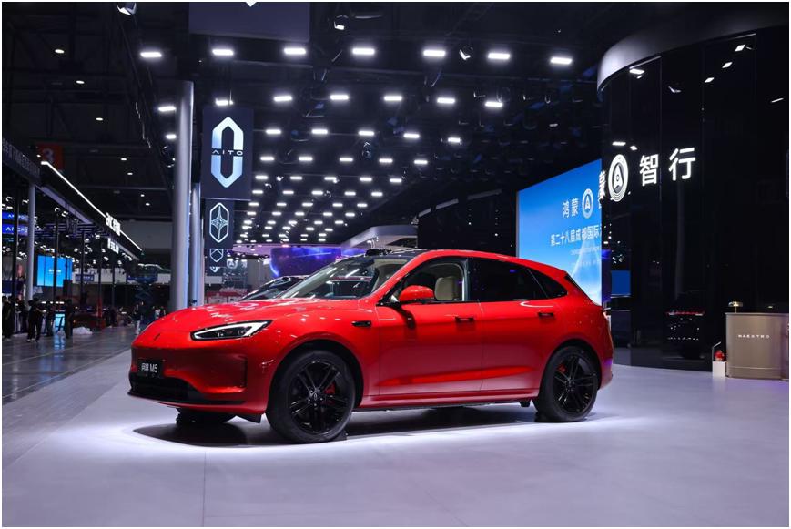 选问界新M5 Ultra还是Model Y？看这三方面就够了
作为问界新M5 U
