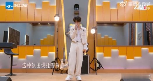 邓佳鑫嗓音穿透力 有歌第二季因为邓佳鑫的到来而更精彩！他唱《I guess no