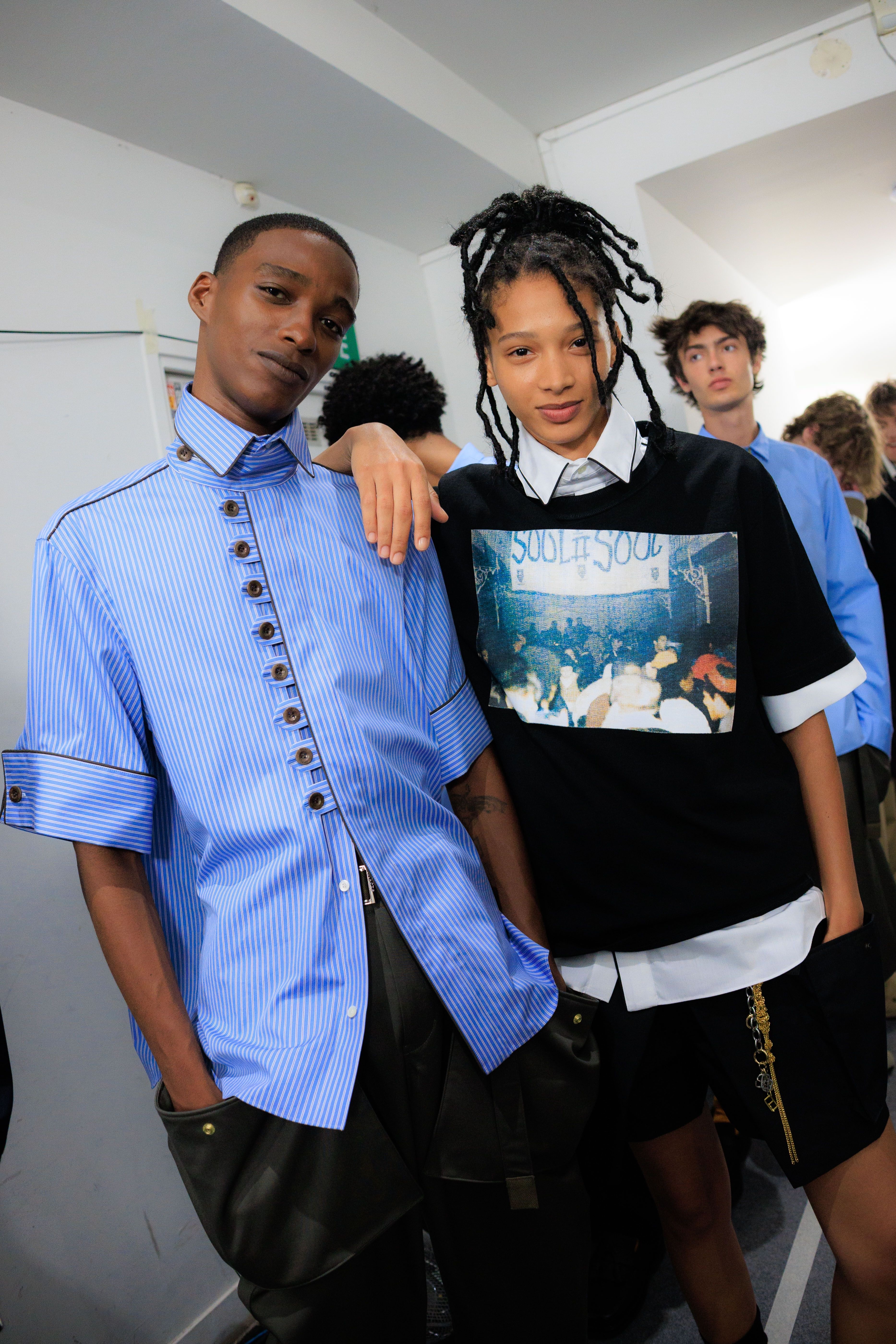 秀场分享：sacai 2027春夏男装秀Sacai 2027春夏男装系列于巴黎时