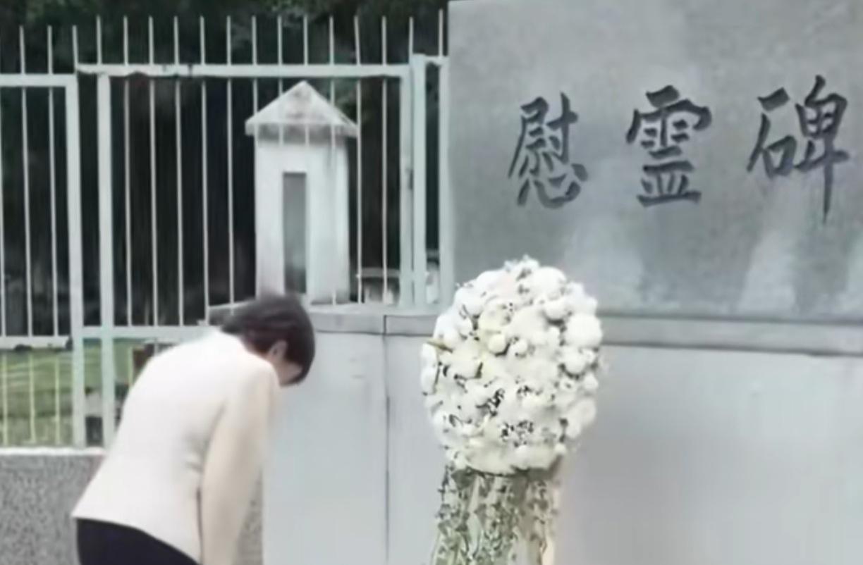 时隔一个月，日本首相搞事沼苗主动爆出她在马来西亚一则惊天大消息：在出席东亚合作领