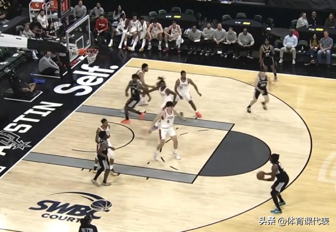 杨瀚森首节2中2得到5分3板1助攻1抢断，混音落后马刺7分！北京时间2026年3