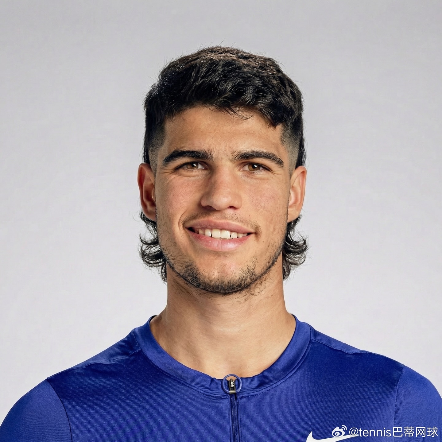 网友给阿尔卡拉斯设计的发型💇♂️我觉得第三个很不错，飘逸，而且看上去风阻也不大