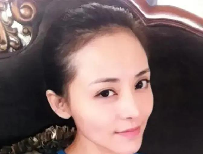 最狠的投资，不是投项目，而是投一个男人。
成都50万的房产，一辆代步的大众车，