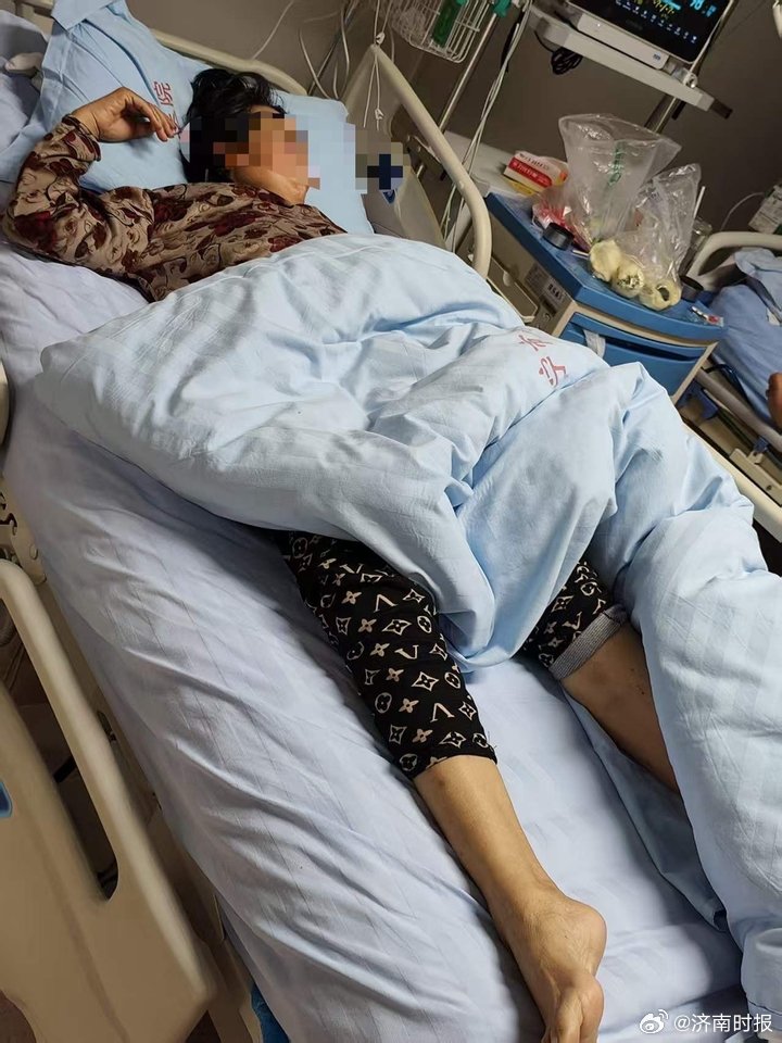 【母亲重病、父亲半身不遂，#19岁女生街头卖枣为父母筹医药费#】#济南市民组团帮