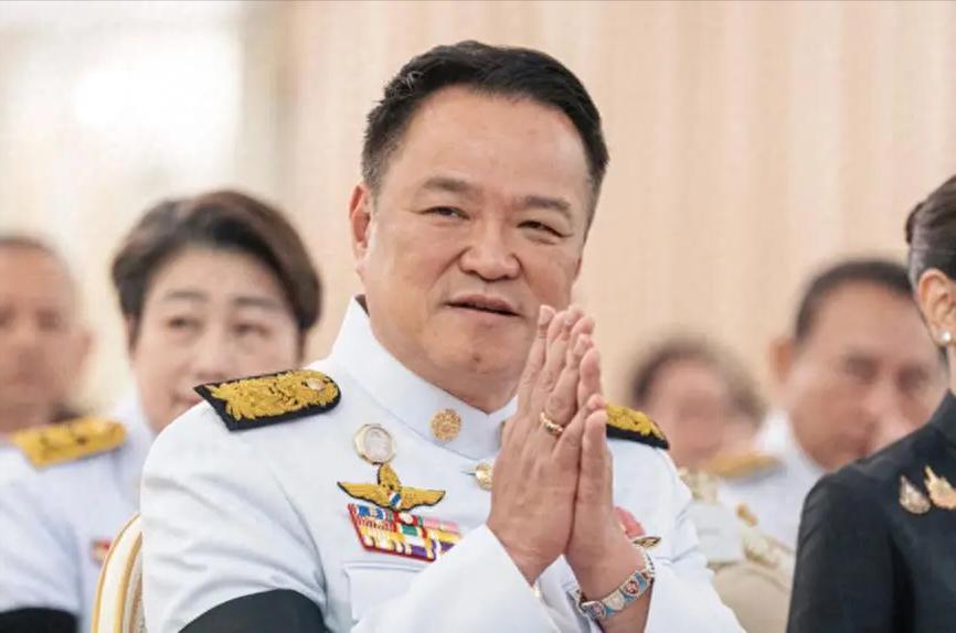 👑 泰国政坛再变天？他信家族新星登场！

泰国内阁近日决定解散国会下议院，将提