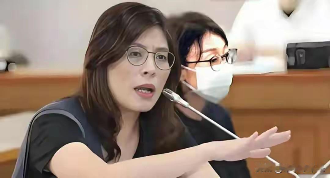 郑丽文在东吴大学和学生“直球对决”，视频大家都看了吧？反对“凯子军购”，重申“九