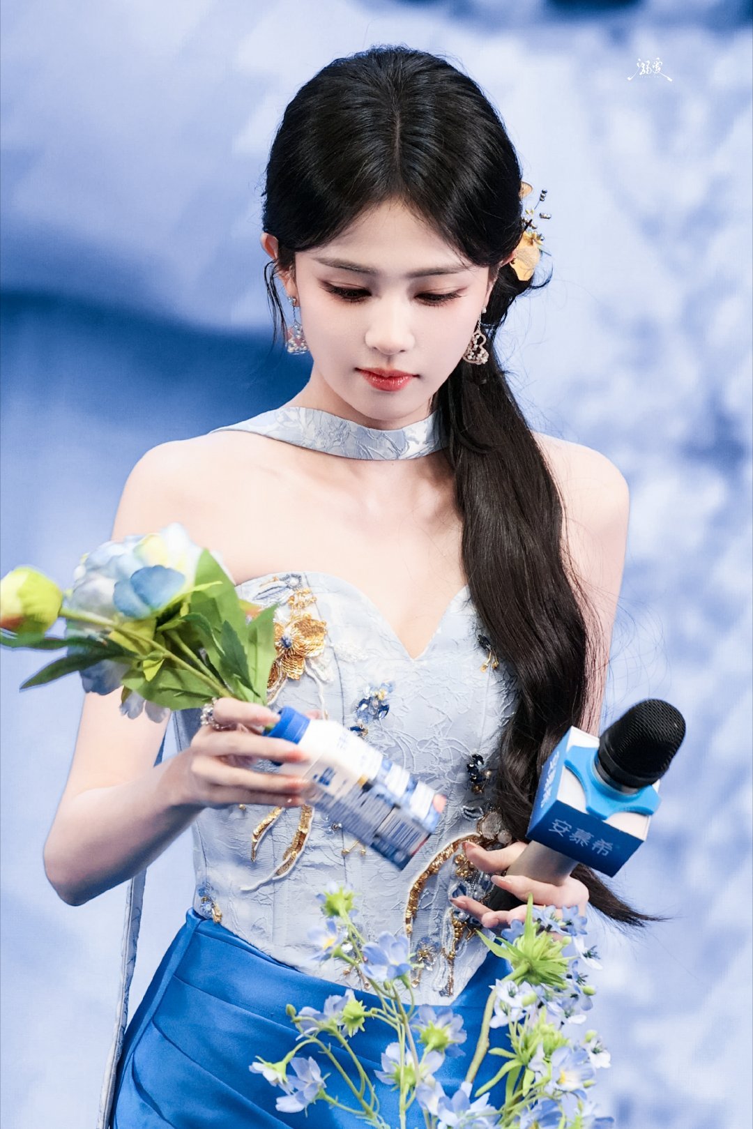 白鹿粉丝年龄层太广了女顶的实力是这样的，本来粉丝基数和流量就大[爱慕]鹿鹿姐火火