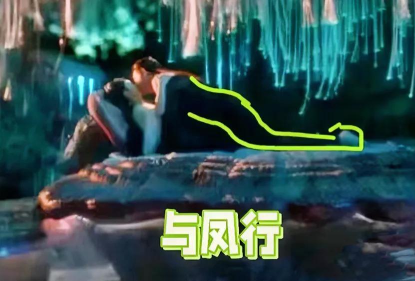 好奇，神君这个姿势舒服吗 #热门# #电视剧# #体验与凤行沈璃#