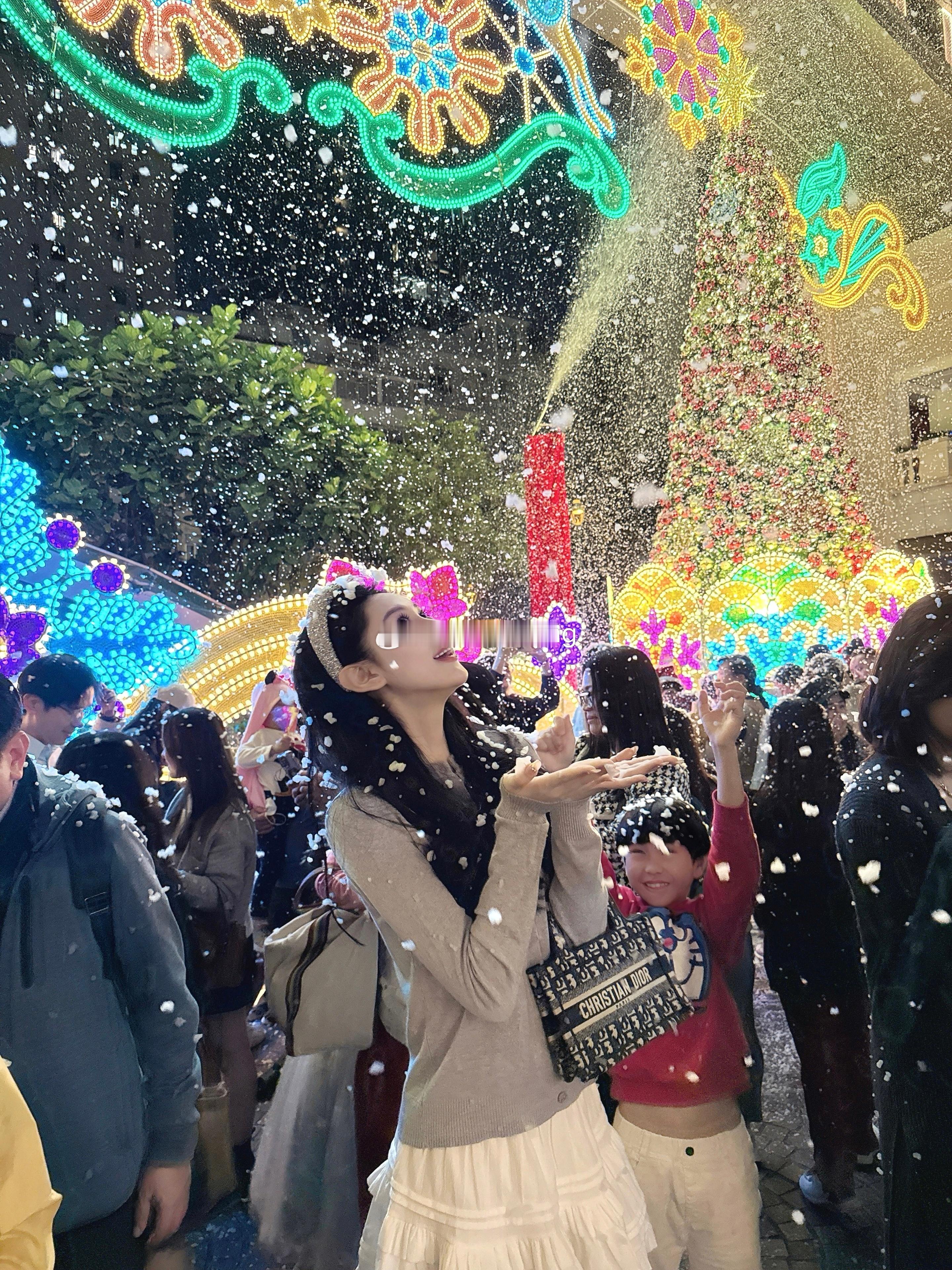 港岛下雪咯 ❄️🥰🎄  