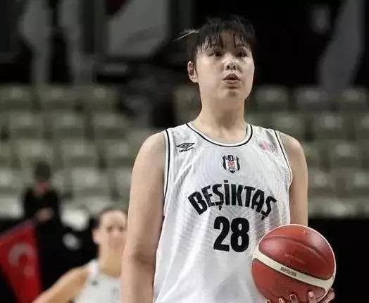 中国女篮传来两大利好消息：

1️⃣ 在欧洲效力的李月汝结束WNBA赛季后，迅速
