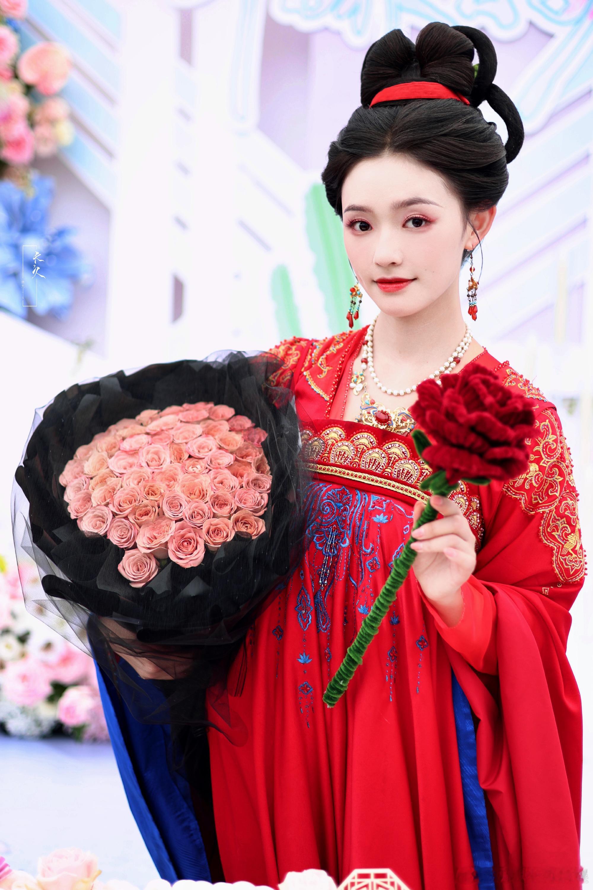 林允的造型风格如何？看起来好艳 ​​​