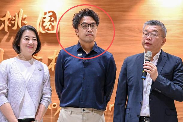 就在刚刚，

“台独”分子沈伯洋发表声明，

7于29日，针对民进党代表团结束为