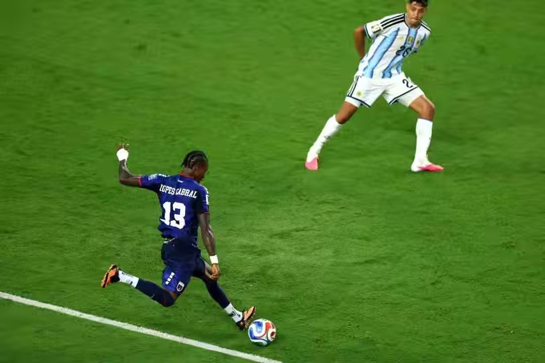 佛得角世界波2-2 