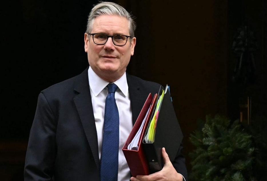 警报拉响！英国遭遇超级流感海啸 医生罢工遭首相痛批
 
12月12日，英国首相斯