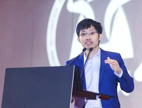 deepseek涨价12倍，梁文锋被网友吐槽！真的跟用华为AI芯片成本涨价有关吗
