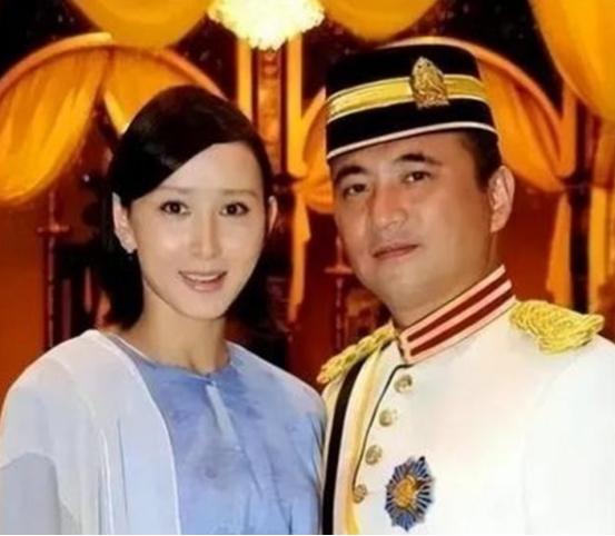 2005年，马来西亚富商朱兆祥的母亲，指着电视上《孝庄秘史》里的一个侍女，对儿子