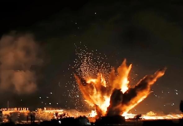 2月28日，伊朗首都德黑兰传来爆炸声。
美以联合空袭开始。
1，伊朗敢正面报复轰