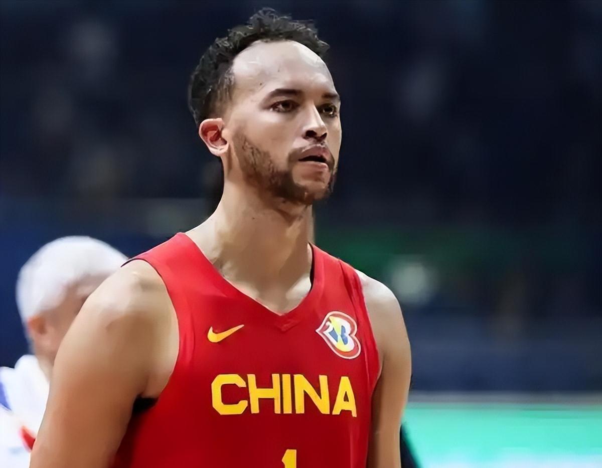 这李凯尔真敢说！
CBA放开外援就能救中国男篮？拉倒吧。
9月11日他在社媒播客