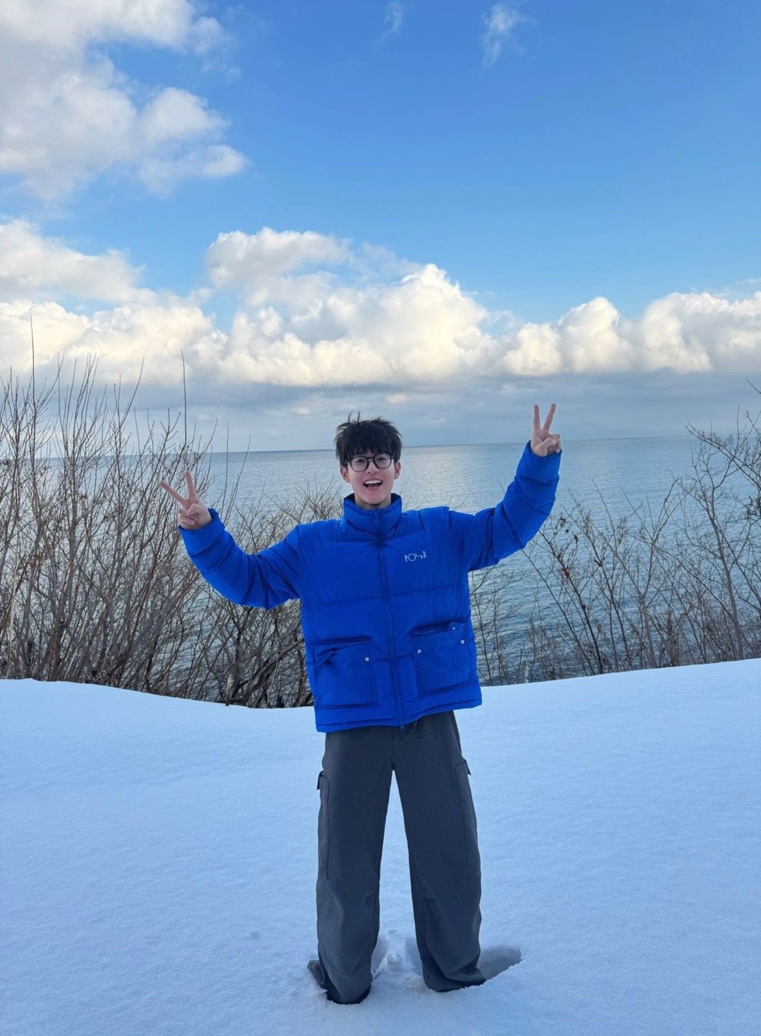 吴宇恒不语只是一味的拍照  谁还没看这组雪地元气随拍！冰天雪地➕超开心的哼哼，冬