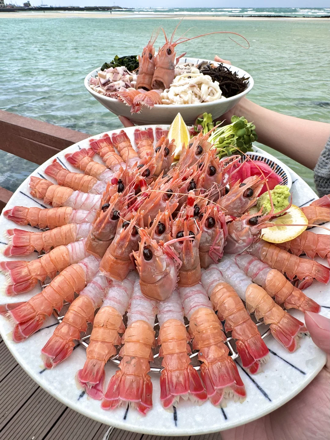 感谢济州岛土著！！！海边巨好吃鳌虾生鱼片！！！