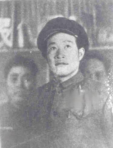 1964年，毛主席去看望抗美援朝中奇袭白虎团的英雄排长，发现其还是副连长，还被列
